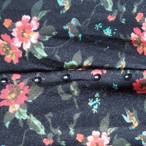 Grace Elements 1x 3/4 sleeve cartigan black w/ flower print - Picture 8 of 10